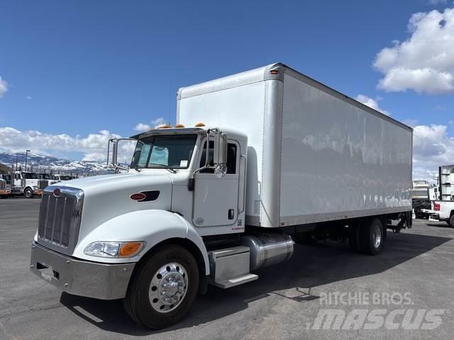 Peterbilt 337 貨箱式卡車