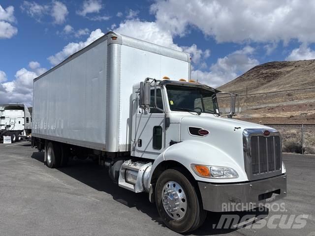 Peterbilt 337 貨箱式卡車