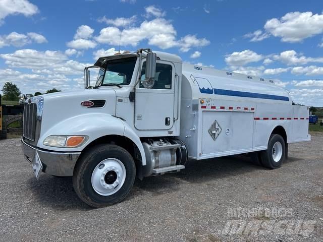 Peterbilt 337 運油車