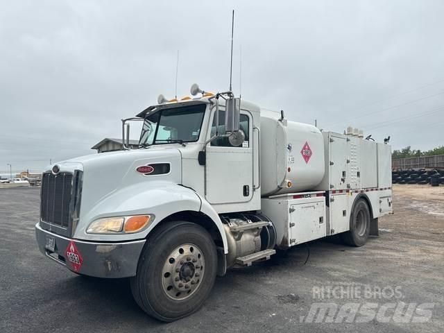 Peterbilt 337 運油車