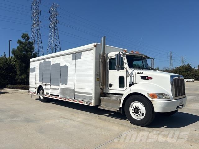 Peterbilt 337 飲料運輸卡車