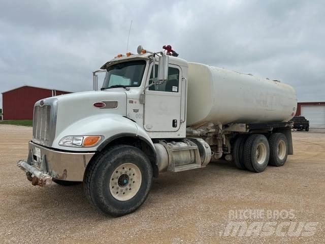 Peterbilt 348 水車