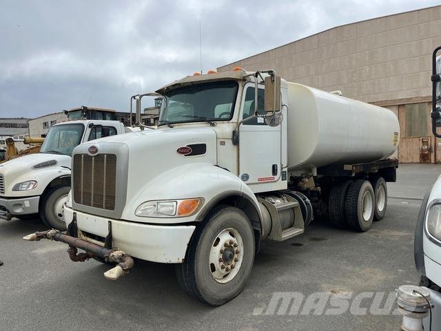 Peterbilt 348 水車