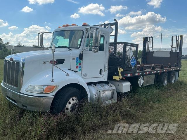Peterbilt 348 平板式/側卸式卡車