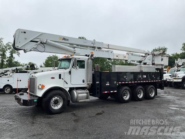 Peterbilt 357 卡車裝載高空作業車