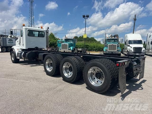 Peterbilt 365 駕駛室與內部