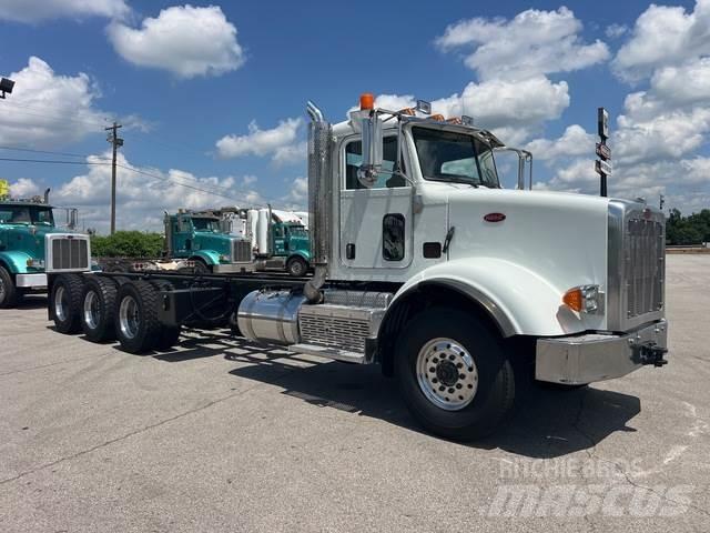 Peterbilt 365 駕駛室與內部