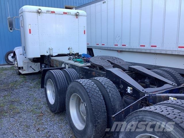 Peterbilt 365 曳引機組件