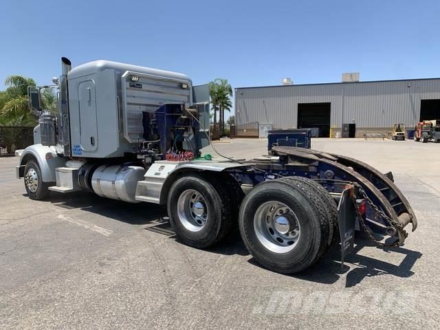 Peterbilt 367 救援車