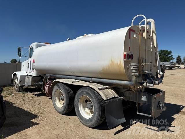 Peterbilt 377 水車