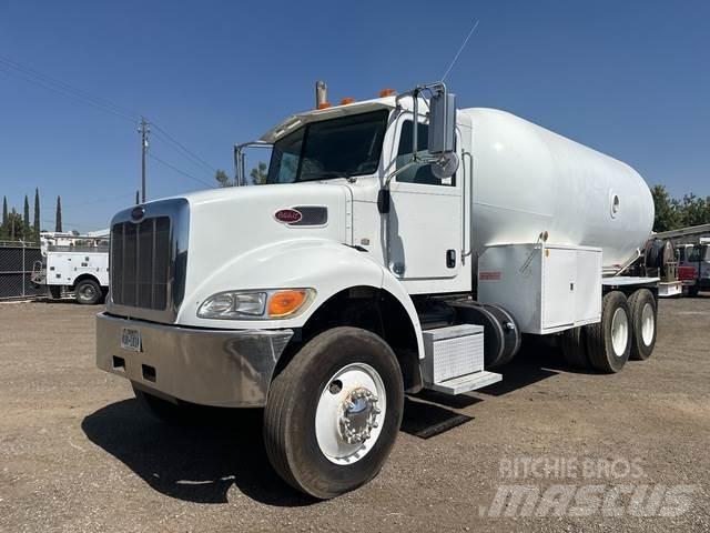 Peterbilt 382 運油車