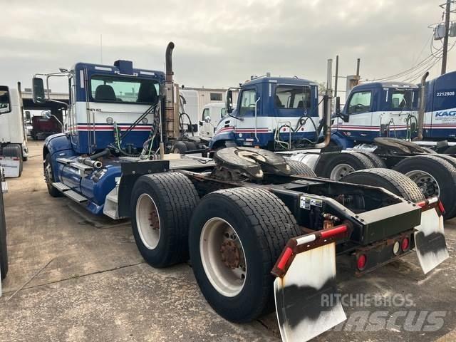 Peterbilt 384 曳引機組件