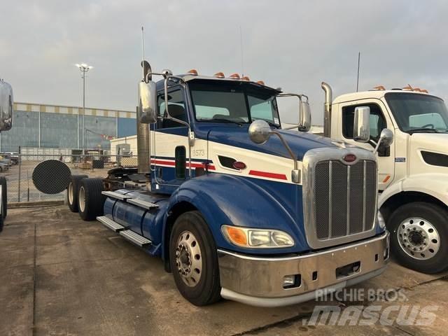 Peterbilt 384 曳引機組件
