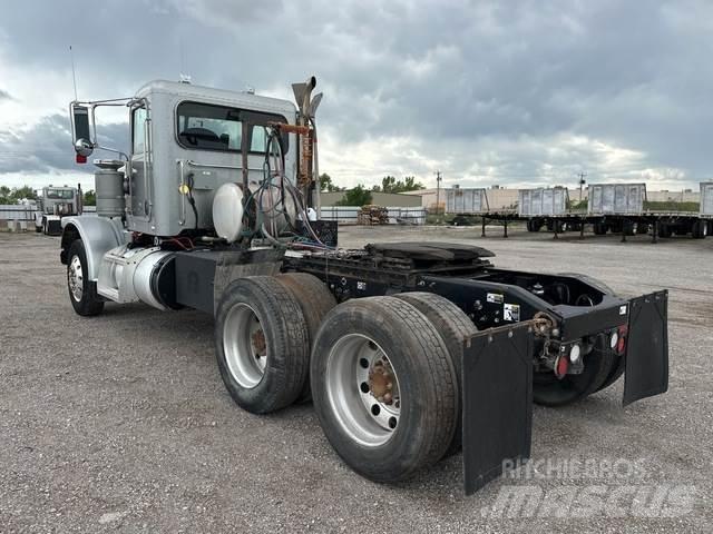 Peterbilt 388 曳引機組件