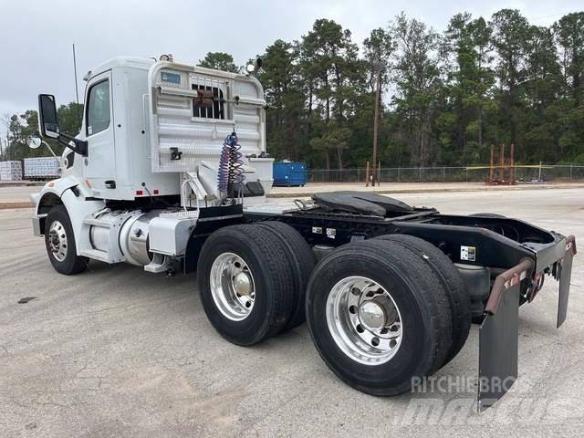 Peterbilt 567 曳引機組件