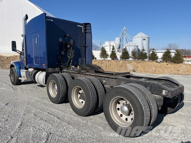 Peterbilt 567 曳引機組件
