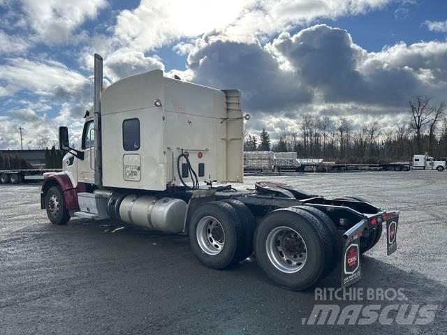 Peterbilt 567 曳引機組件