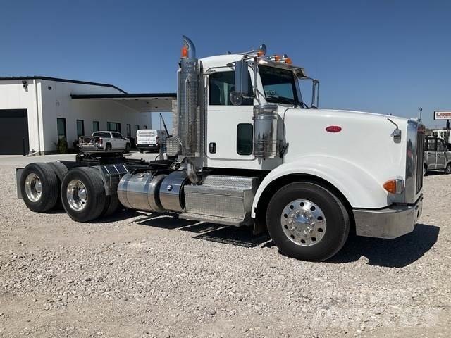 Peterbilt 567 曳引機組件