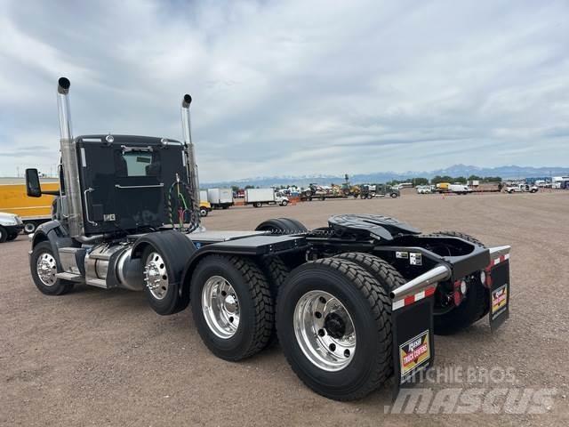 Peterbilt 567 曳引機組件