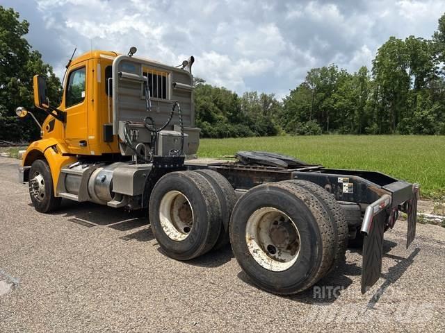Peterbilt 567 曳引機組件