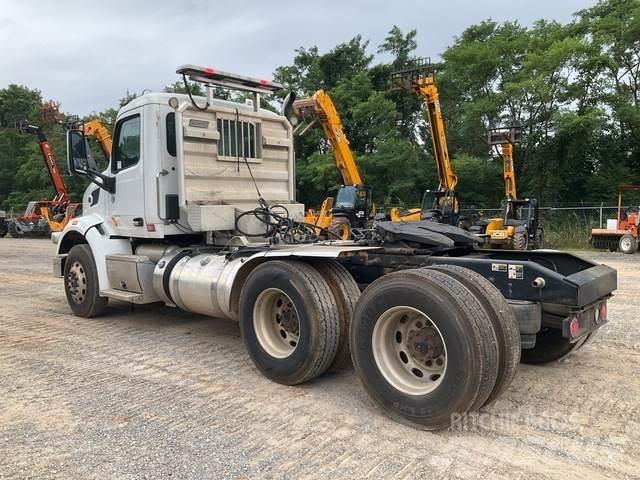 Peterbilt 567 曳引機組件