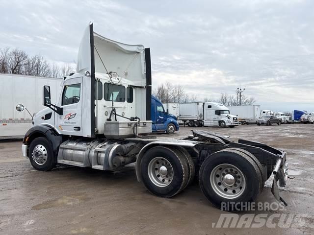 Peterbilt 579 曳引機組件