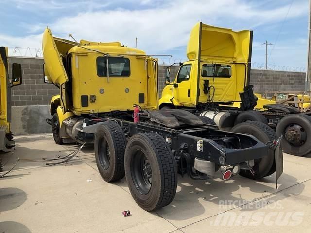 Peterbilt 579 曳引機組件
