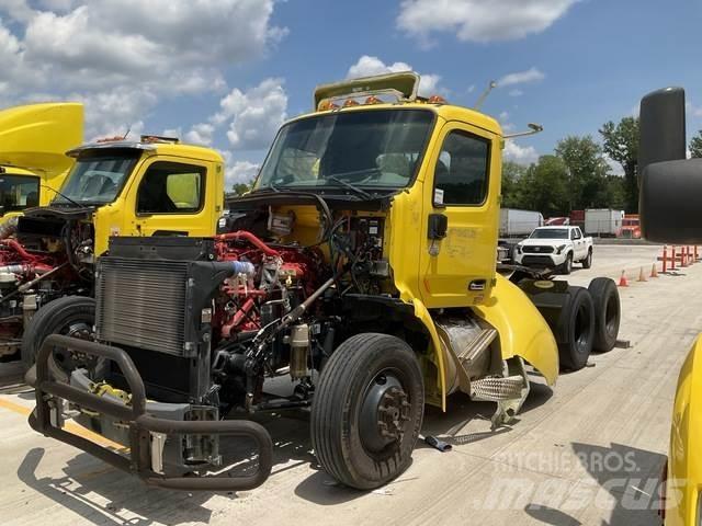 Peterbilt 579 曳引機組件