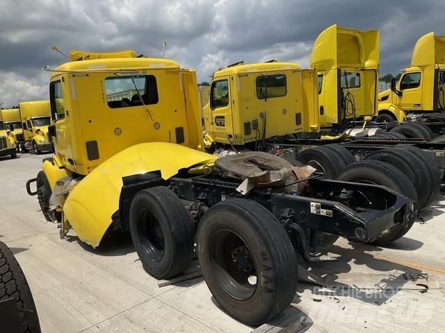 Peterbilt 579 曳引機組件