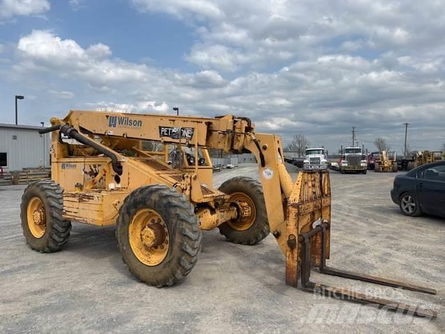 Pettibone 636 伸縮臂操作車