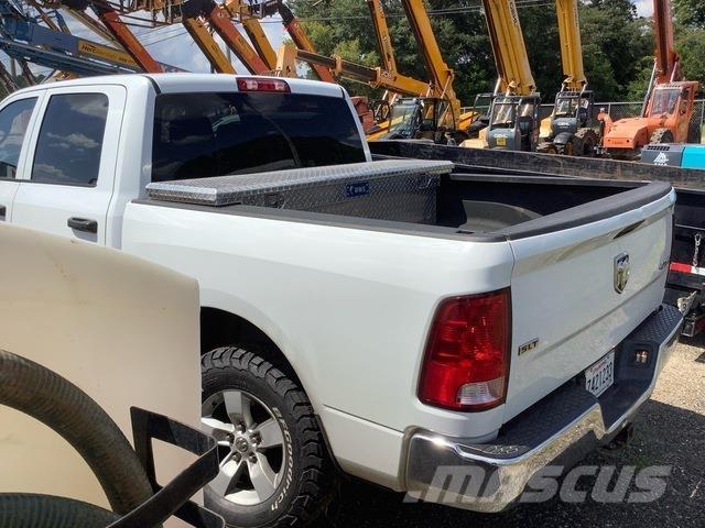 RAM 1500 皮卡.傳統半斗卡車/側卸板