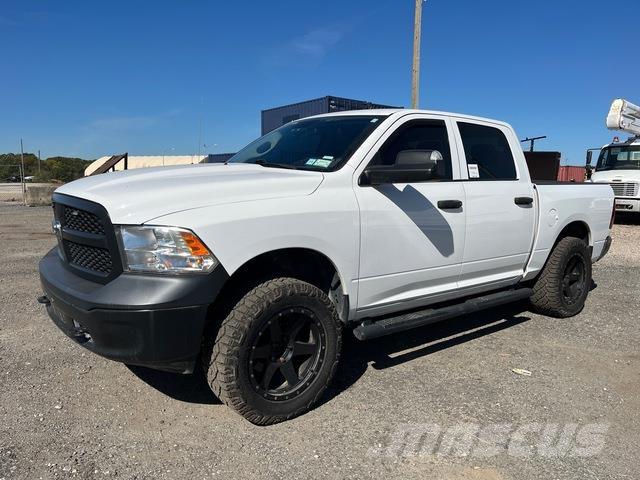 RAM 1500 皮卡.傳統半斗卡車/側卸板