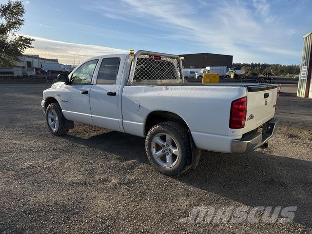 RAM 1500 皮卡.傳統半斗卡車/側卸板