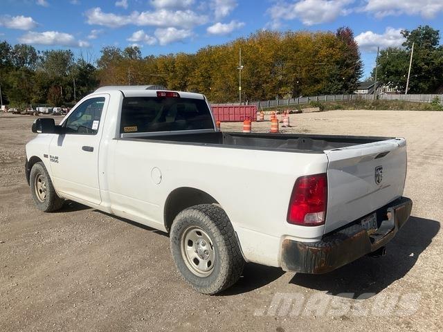 RAM 1500 皮卡.傳統半斗卡車/側卸板