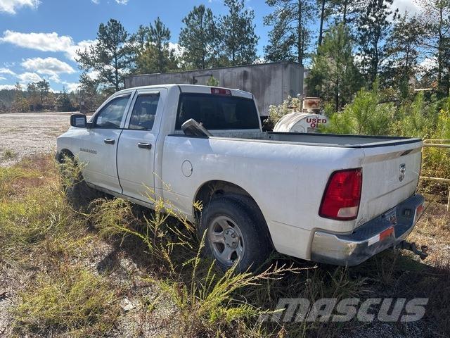 RAM 1500 皮卡.傳統半斗卡車/側卸板