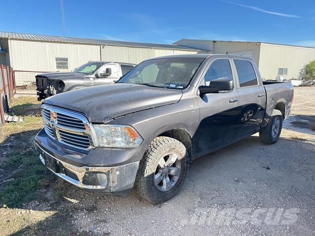 RAM 1500 皮卡.傳統半斗卡車/側卸板