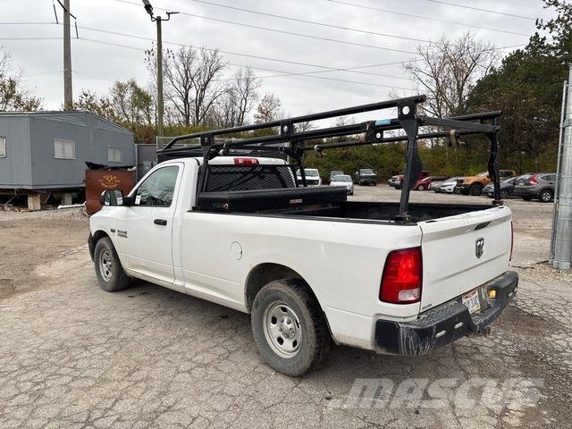 RAM 1500 皮卡.傳統半斗卡車/側卸板