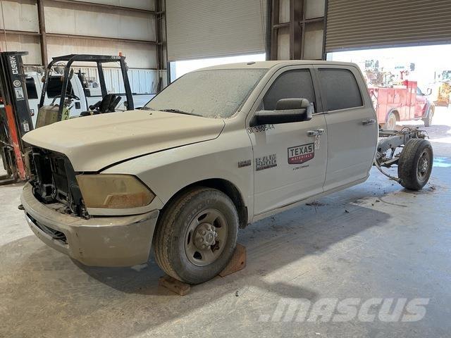 RAM 2500 駕駛室與內部
