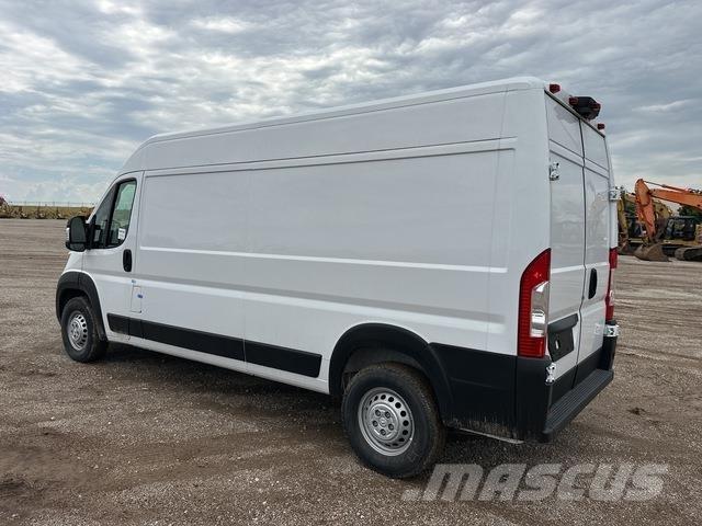 RAM 2500 貨箱式卡車