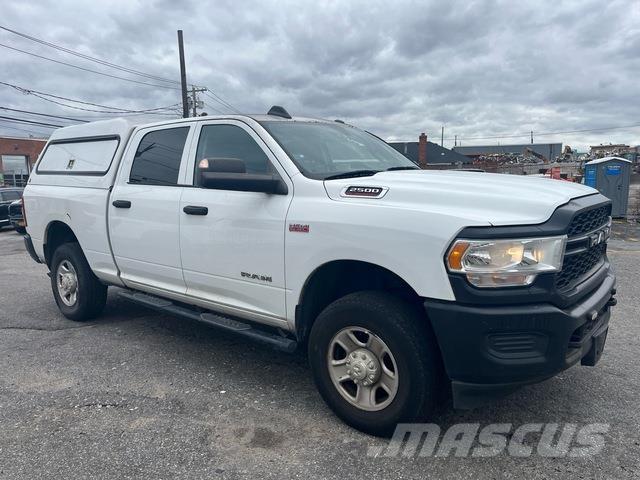 RAM 2500 皮卡.傳統半斗卡車/側卸板