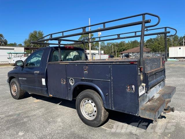 RAM 2500 皮卡.傳統半斗卡車/側卸板