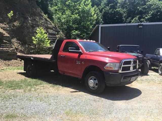 RAM 3500 平板式/側卸式卡車
