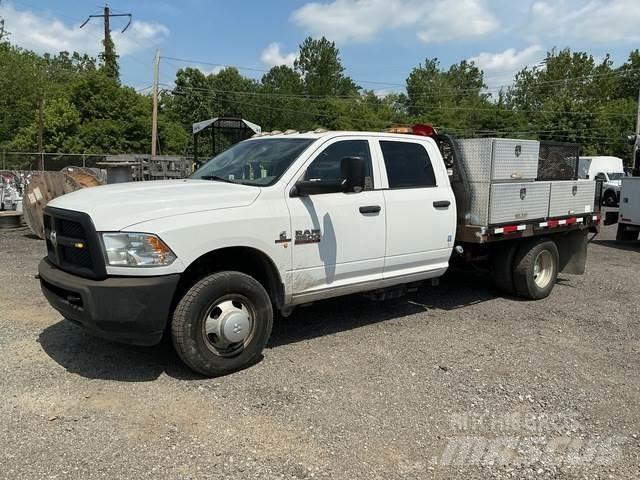 RAM 3500 平板式/側卸式卡車