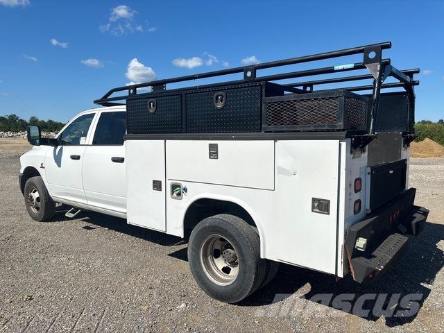 RAM 3500 皮卡.傳統半斗卡車/側卸板