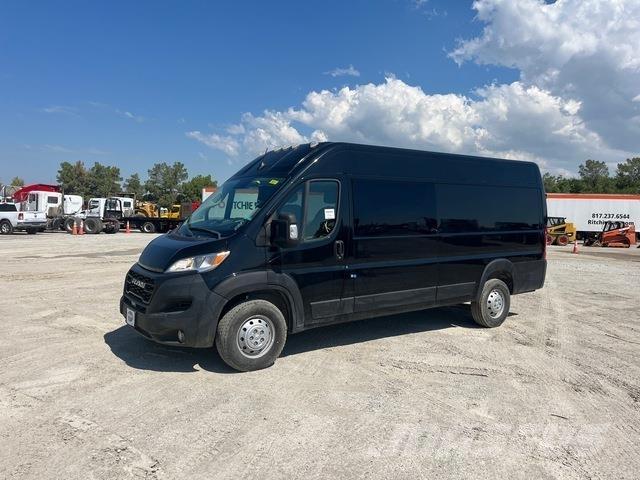 RAM 3500 廂式貨物運輸車