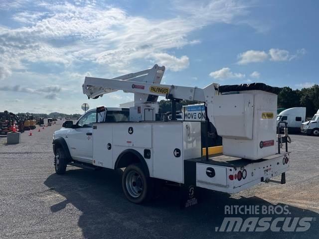 RAM 5500 卡車裝載高空作業車