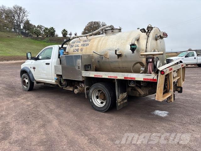 RAM 5500 組合/真空油槽車