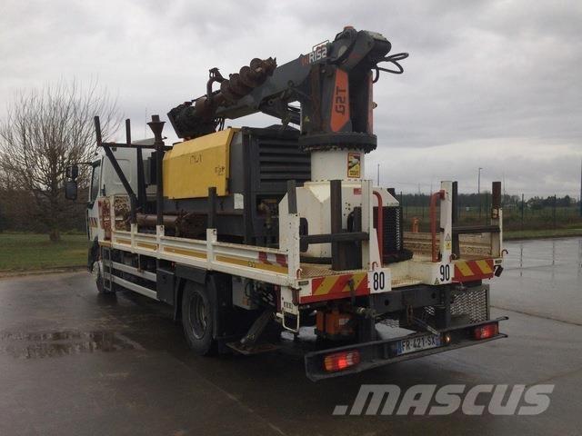 Renault D250 移動式鑽機車