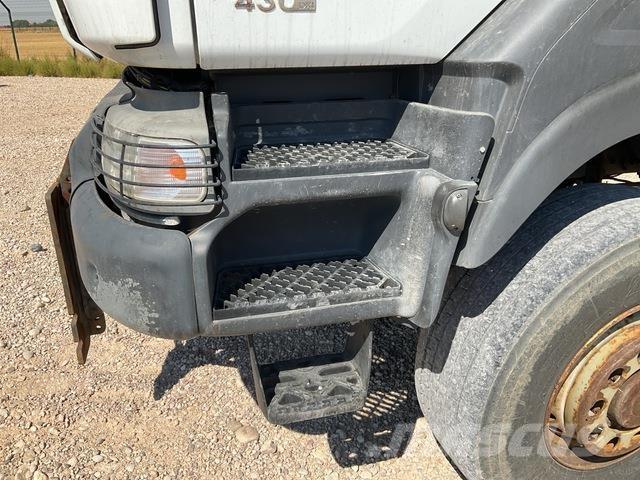 Renault Kerax 傾卸式卡車