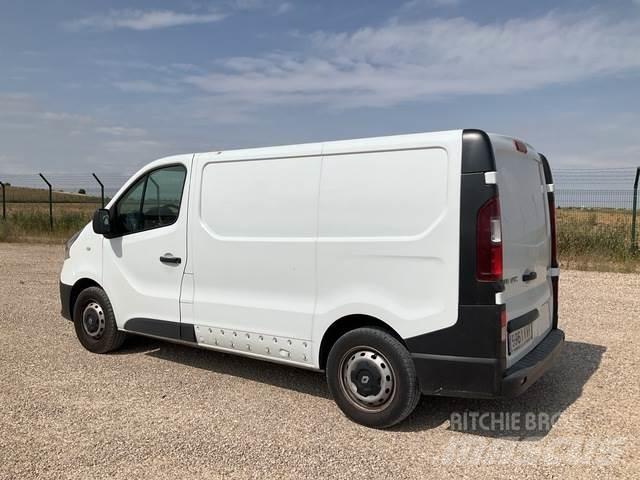 Renault Trafic 廂式貨物運輸車